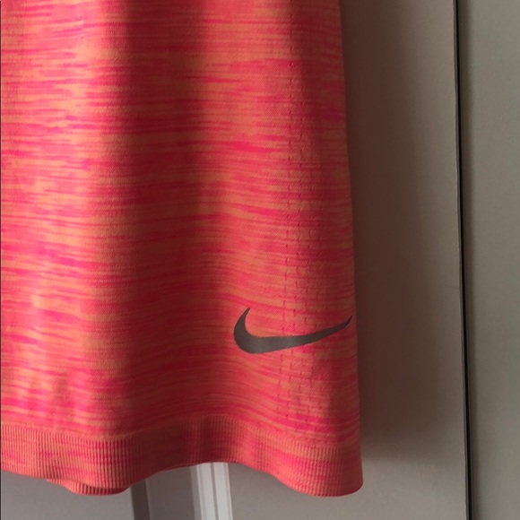 Nike tank! - Picture 4 of 4